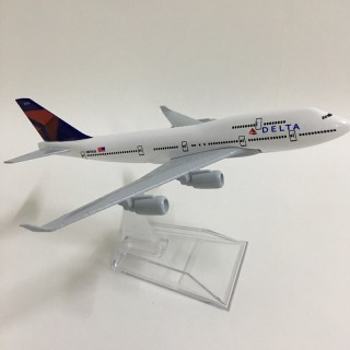Модель пасажирський літак Boeing 747 Delta Air Lines